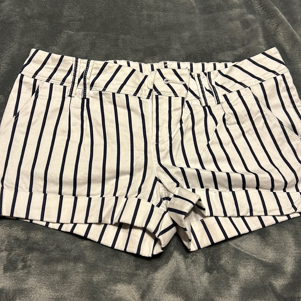 Curling classic shorts